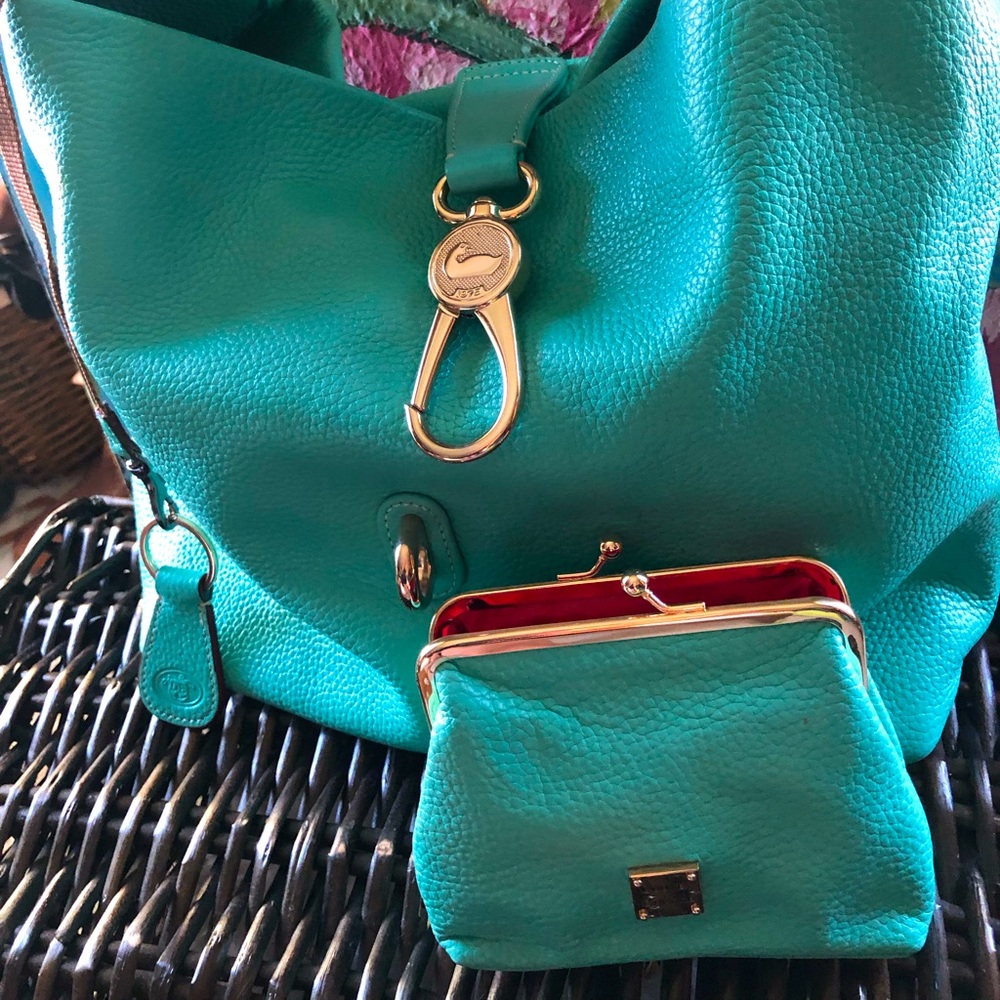 Dooney and bourke logo lock set- difficult to find full set anywhere!